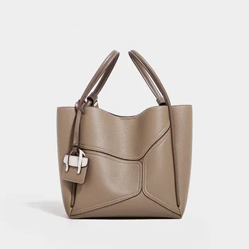 Летняя сумка-тоут большой емкости 2023, новая модная легкая сумка-корзина люксового бренда, простая женская сумка из цельной кожи подмышками